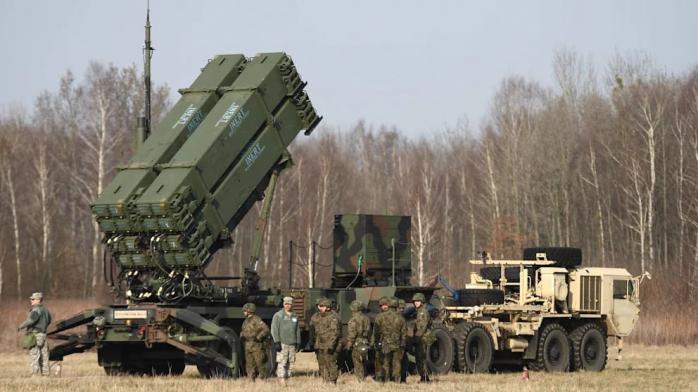 НАТО обсуждает возможность взять под защиту небо над Западной Украиной — источники BILD