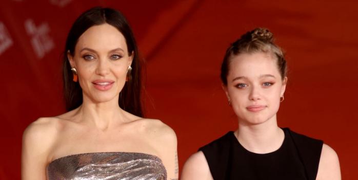 Дочь Джоли и Питта хочет отказаться от отцовской части фамилии