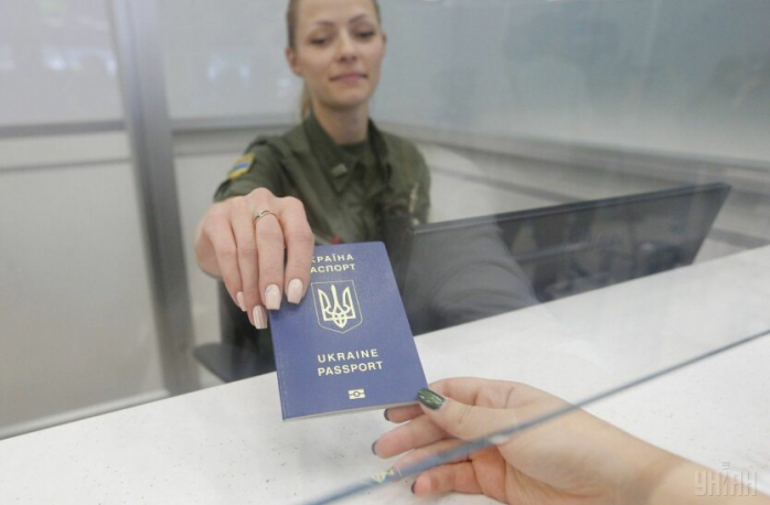 Украина отменила исключение проживания за границей для выезда из страны людей с двойным гражданством
