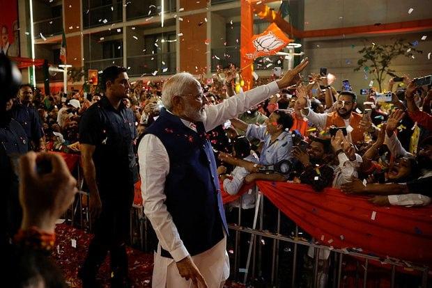 Нарендра Моді стане прем'єр-міністром Індії втретє, але його партія втратила абсолютну більшість