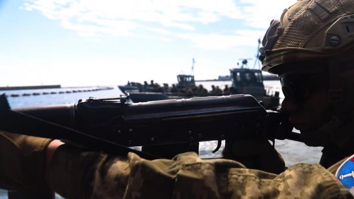  Украинские ВМС провели в Черном море учения по высадке десанта "на необорудованное побережье"