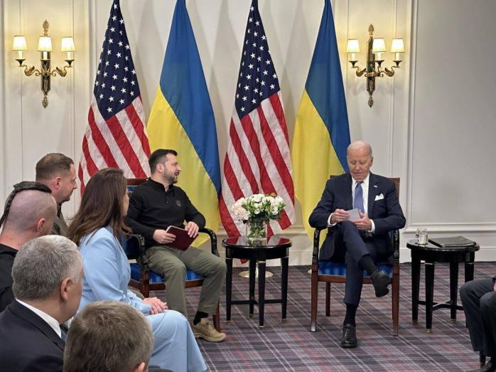 Байден оголосив про новий пакет допомоги Україні, він включатиме різні боєприпаси