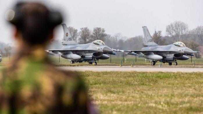 Частина переданих ЗСУ F-16 зберігатиметься на авіабазах не в Україні