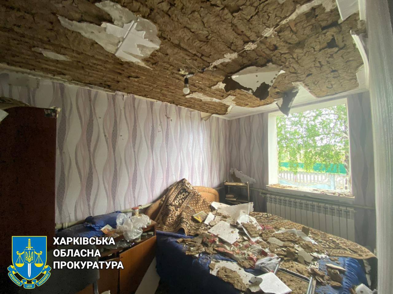 Окупанти вдарили по селу на Харківщині. Фото: Офіс генпрокурора