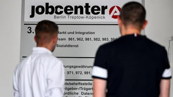 Новоприбулих українців у Німеччині можуть позбавити допомоги по безробіттю