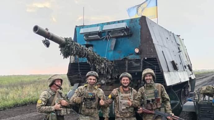 Ганяли цілу ніч — військові розповіли про обставини захоплення танка-«сарая» росіян