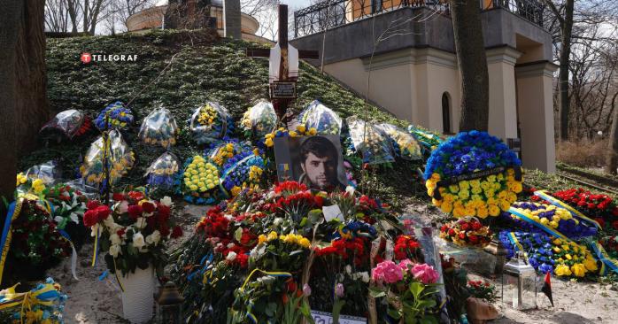 Могила українського героя Да Вінчі. Фото: «Телеграф»