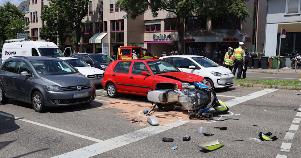 Кортеж Орбана потрапив у ДТП в Німеччині. Фото: Bild