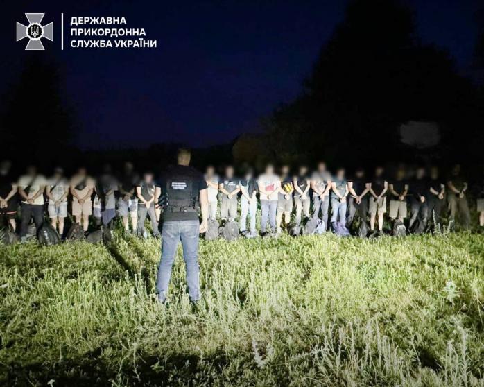 24 чоловіки по 12 тис. євро - на Одещині упіймали чергову групу ухилянтів-втікачів 