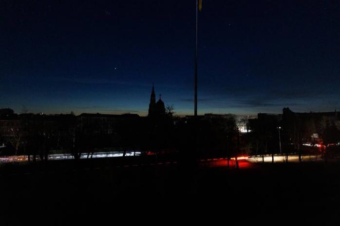 В Україні світла взимку може не бути по 12 годин, заявили в Yasno. Фото: ОП