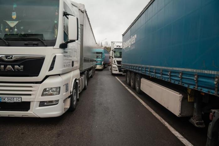 Поляки знают о продлении транспортного "безвиза" - Минтранспорта о новых проблемах для грузовиков на границе