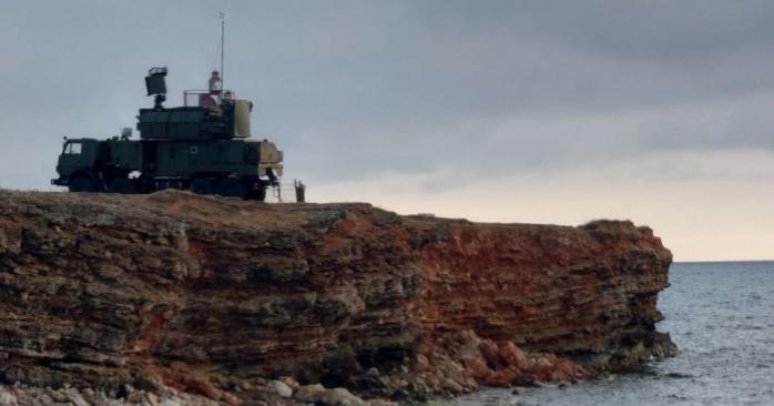 Окупанти встановили ППО прямо над пляжем в Криму. Фото: «Атеш»