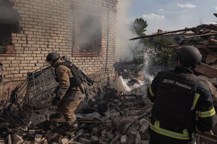 Наслідки російського авіаудару по Костнянтинівці, фото: Diego Herrera/Anadolu Agency