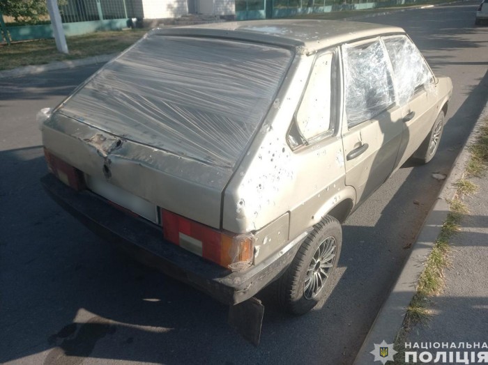 Наслідки удару російського дрона, фото: поліція Чернігівської області