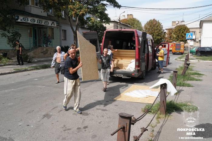 В Покровске строят укрепления в некоторых кварталах города