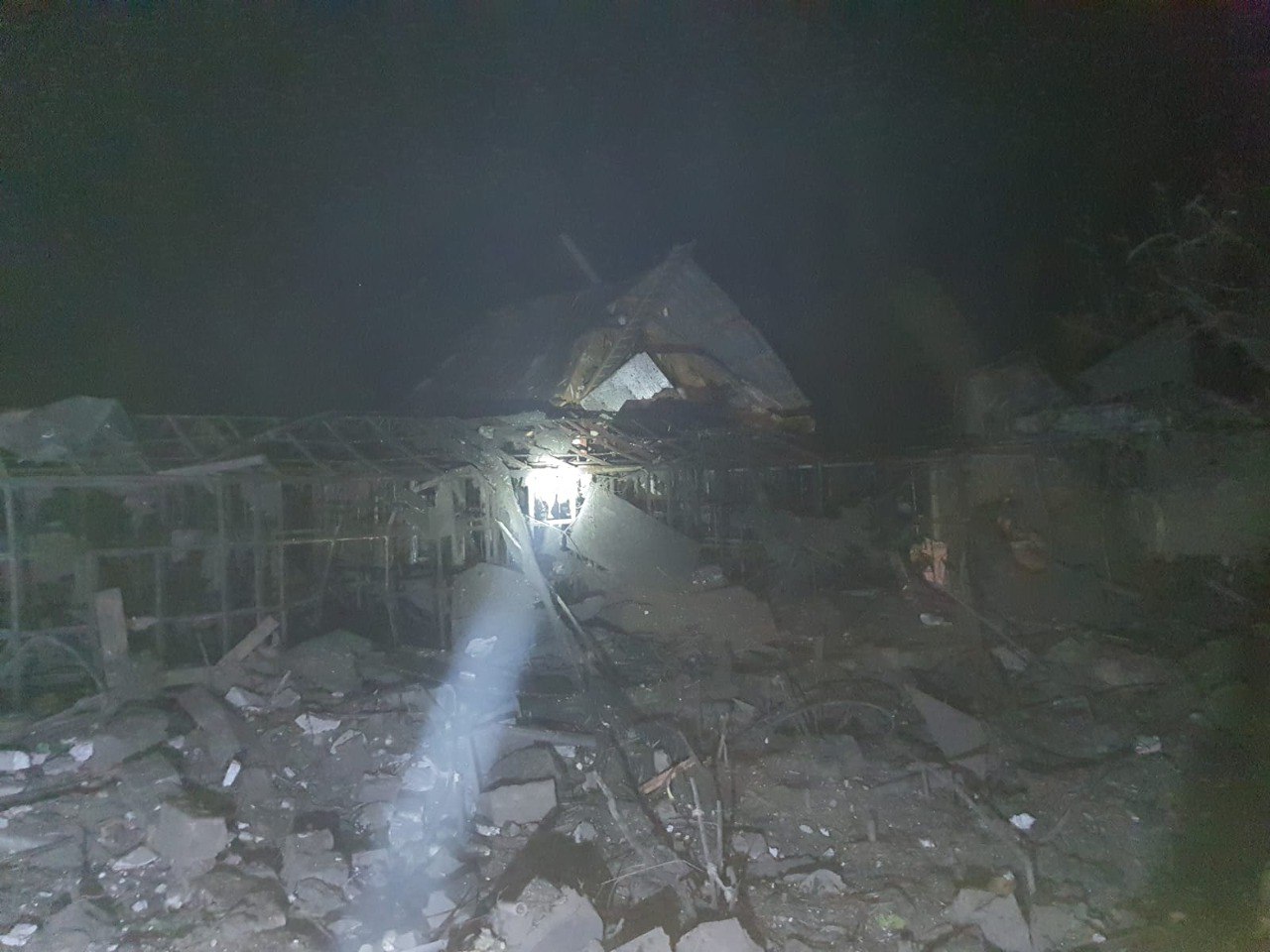 Наслідки авіаудару по Сумах. Фото: ОВА