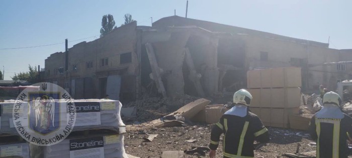 Наслідки вибуху у Голосіївському районі Києва, фото: КМВА