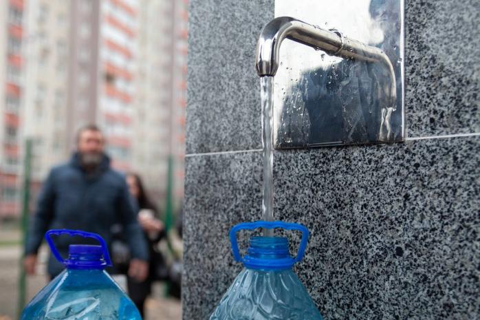 К выходным грязная вода из Десны доберется до Киева – можно ли пить воду из бюветов