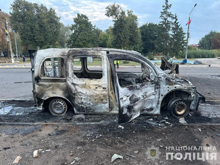 Наслідки російських ударів по Конотопу, фото: Національна поліція