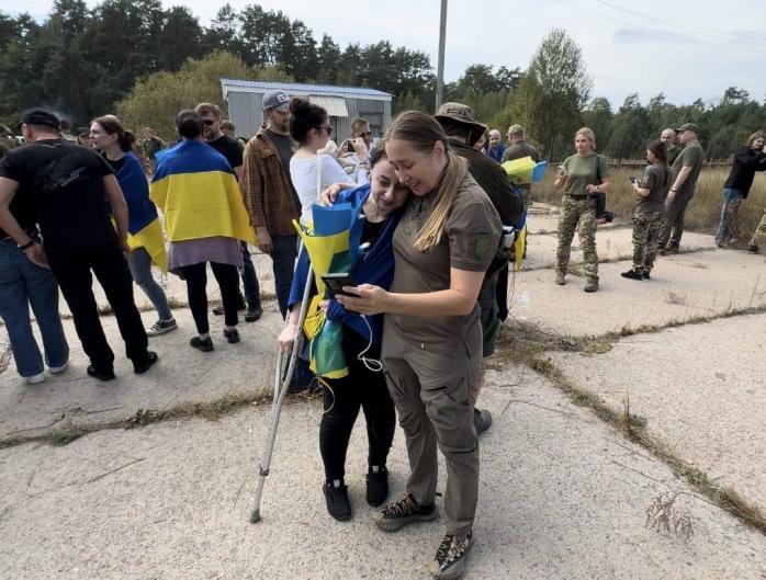 На обмін з росіянами потрапили "азовці", це група переважно з жінок