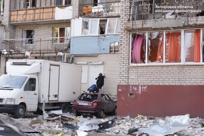 Наслідки російського авіаудару по Запоріжжю, фото: Запорізька ОВА