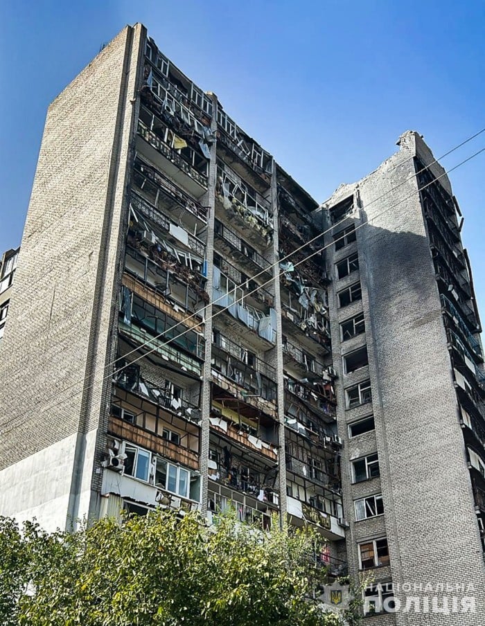 Наслідки російського авіаудару по Запоріжжю, фото: Національна поліція