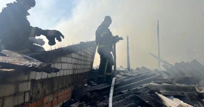 Росіяни скинули КАБ на підприємство в Харкові. Фото: 