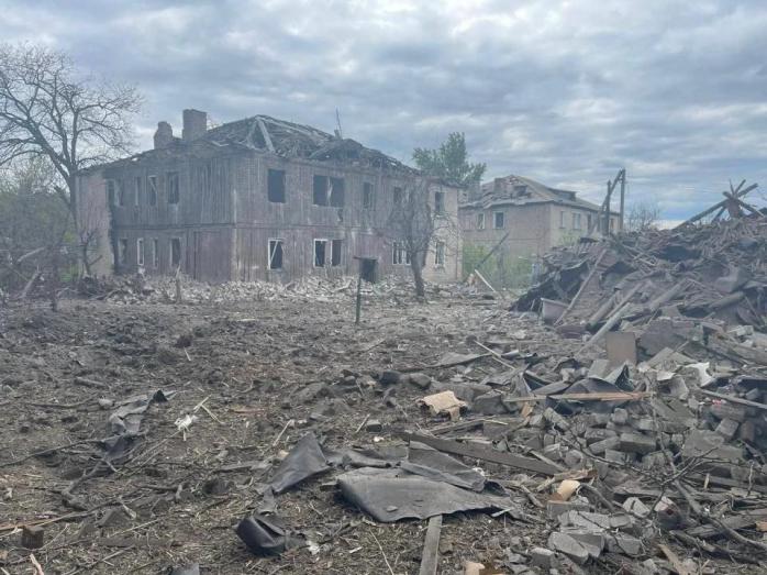 В Торецке не осталось целых домов и укрытий, оккупанты занимают новые районы города