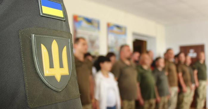 Повішеного чоловіка знайшли в одному з ТЦК Полтавщини. Фото: 