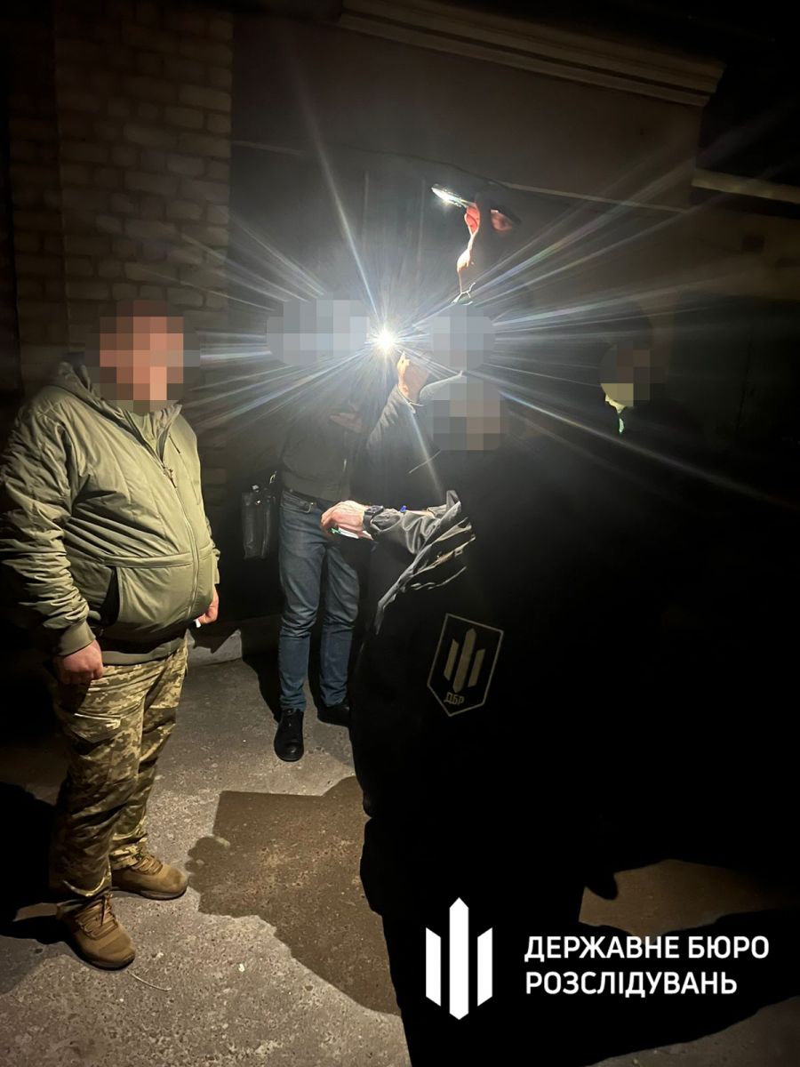 Начальника Тернопільського РТЦК затримали за хабар. Фото: ДБР