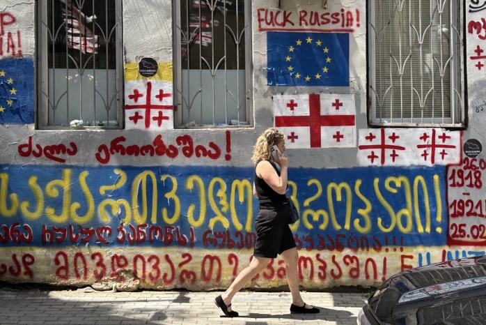  Партия власти в Грузии скопировала российскую политическую рекламу 