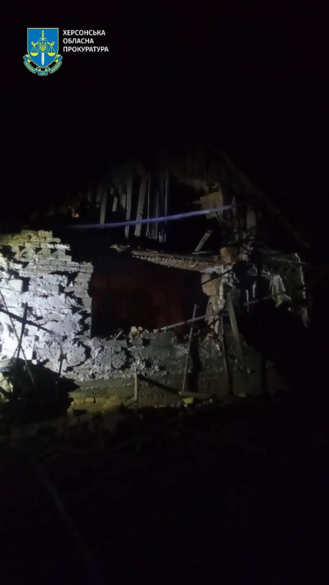 Армія рф обстріляла Херсон. Фото: прокуратура