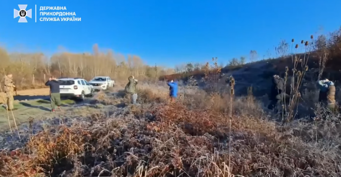 П'ятеро плавців намагалися переплисти Тису у мороз