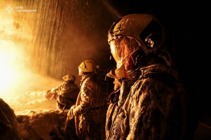 Наслідки удару російського дрона на Полтавщині, фото: ДСНС