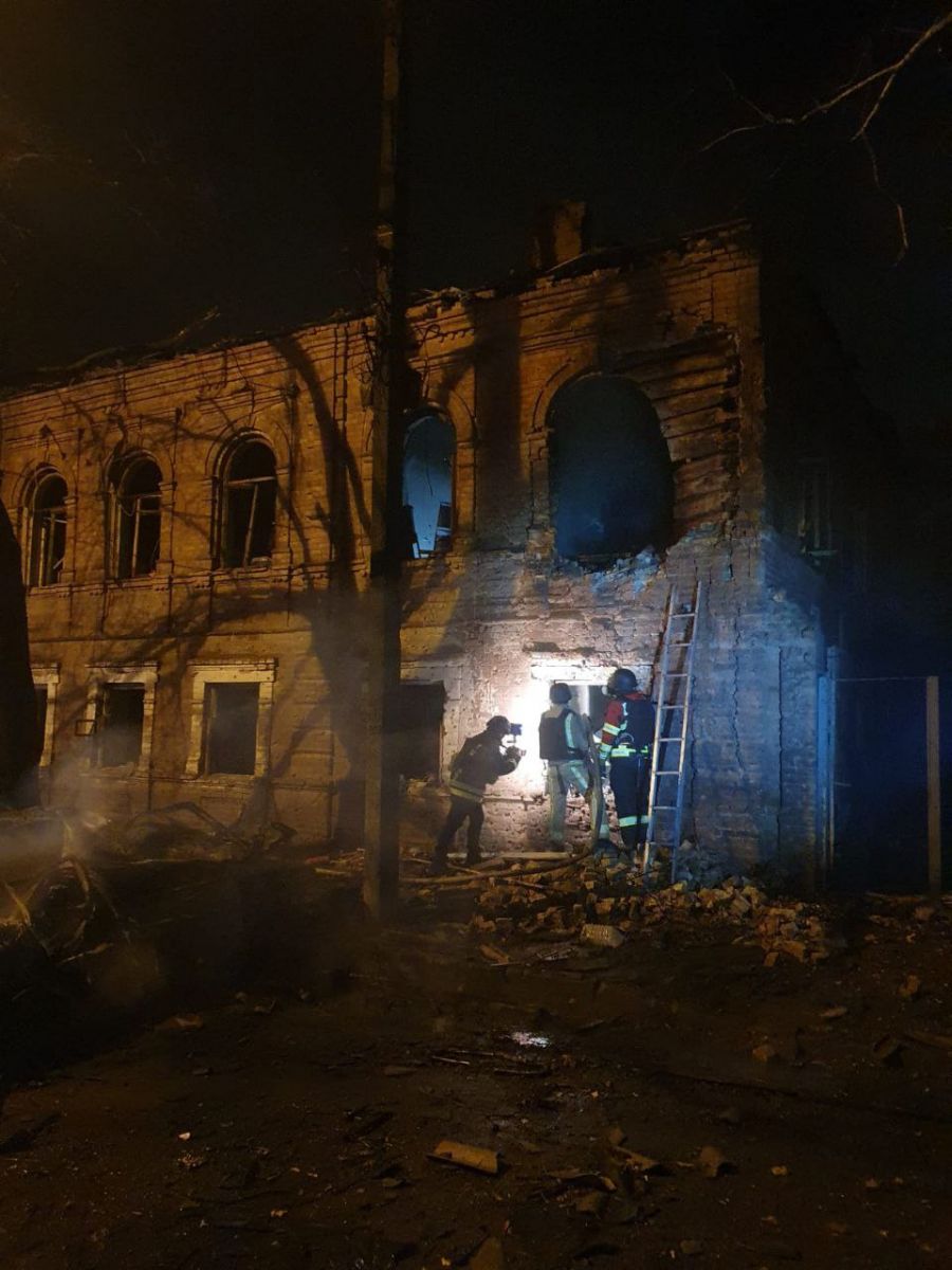 Російські Shahed атакували мікрорайон у Сумах. Фото: ОВА