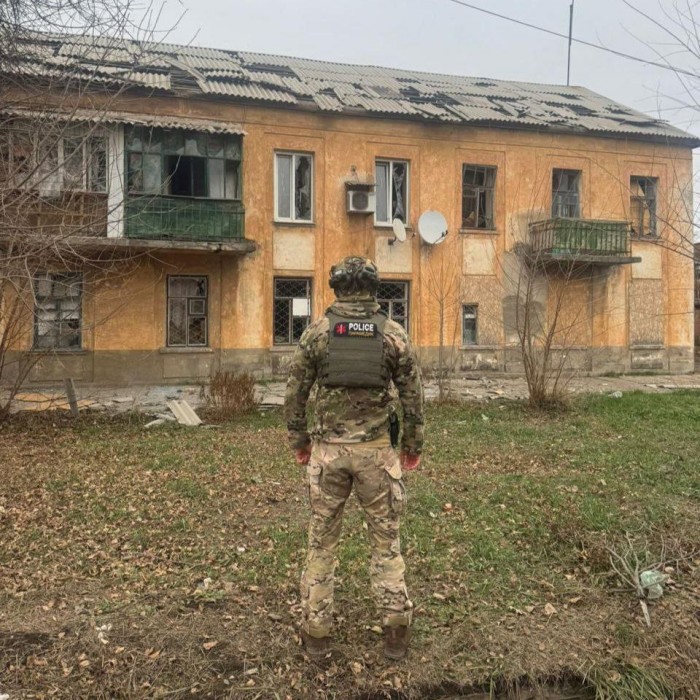 Росіяни вдарили керованими авіабомбами по Костянтинівці, фото: Донецька ОВА