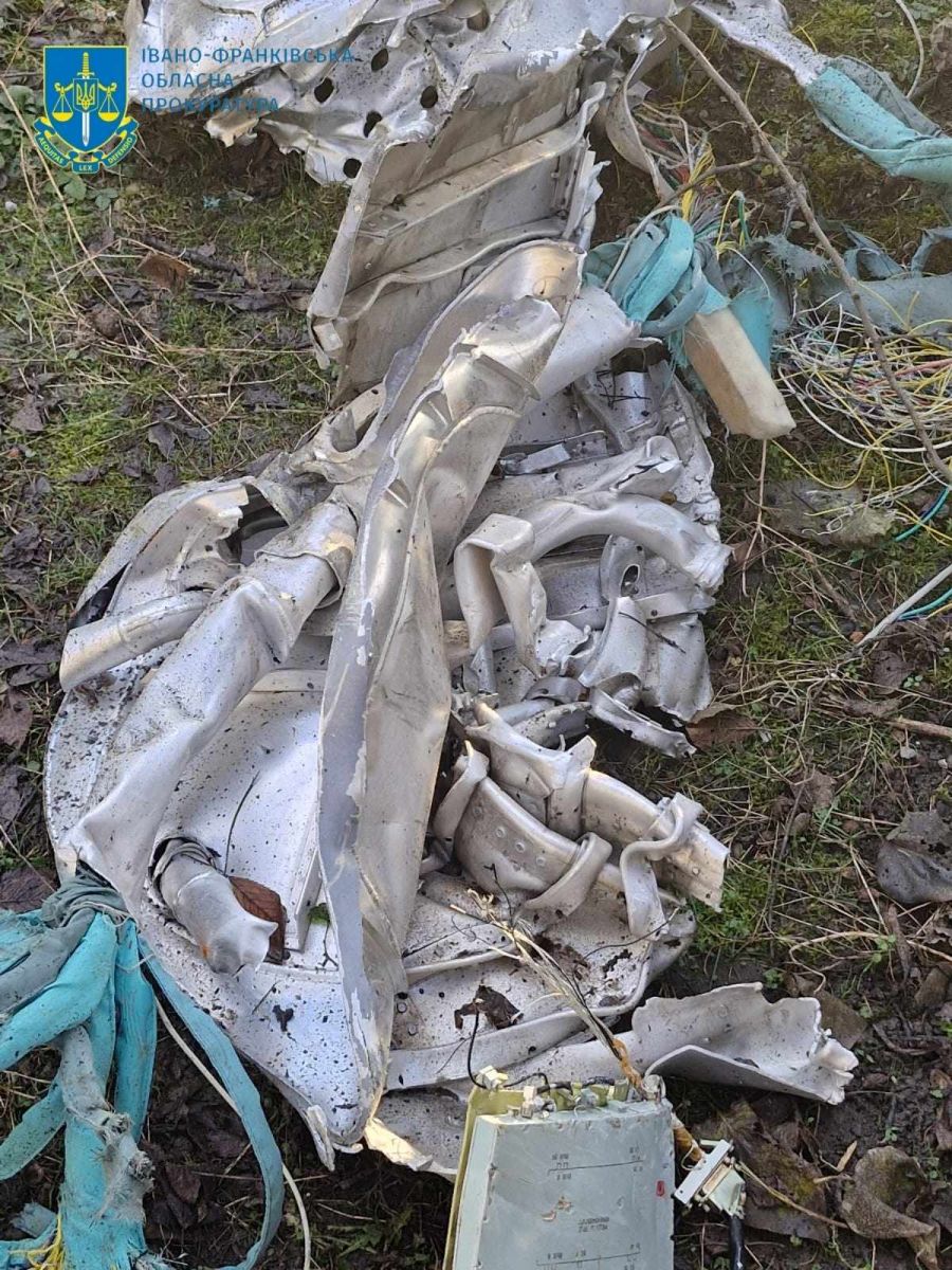 Наслідки ракетної атаки на Прикарпатті. Фото: прокуратура