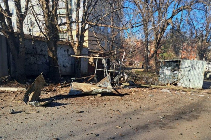 Наслідки російського обстрілу Нікополя, фото: Сергій Лисак