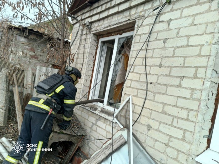 Наслідки російського обстрілу на Донеччині 8 січня, фото: ДСНС