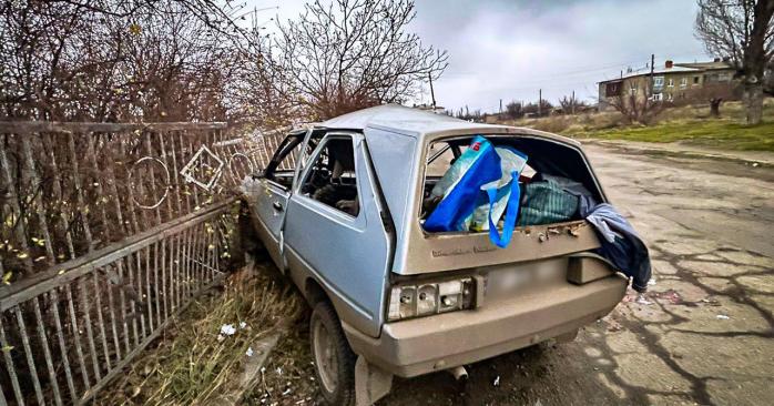 Дрон оккупантов попал в гражданское авто на Запорожье. Фото: