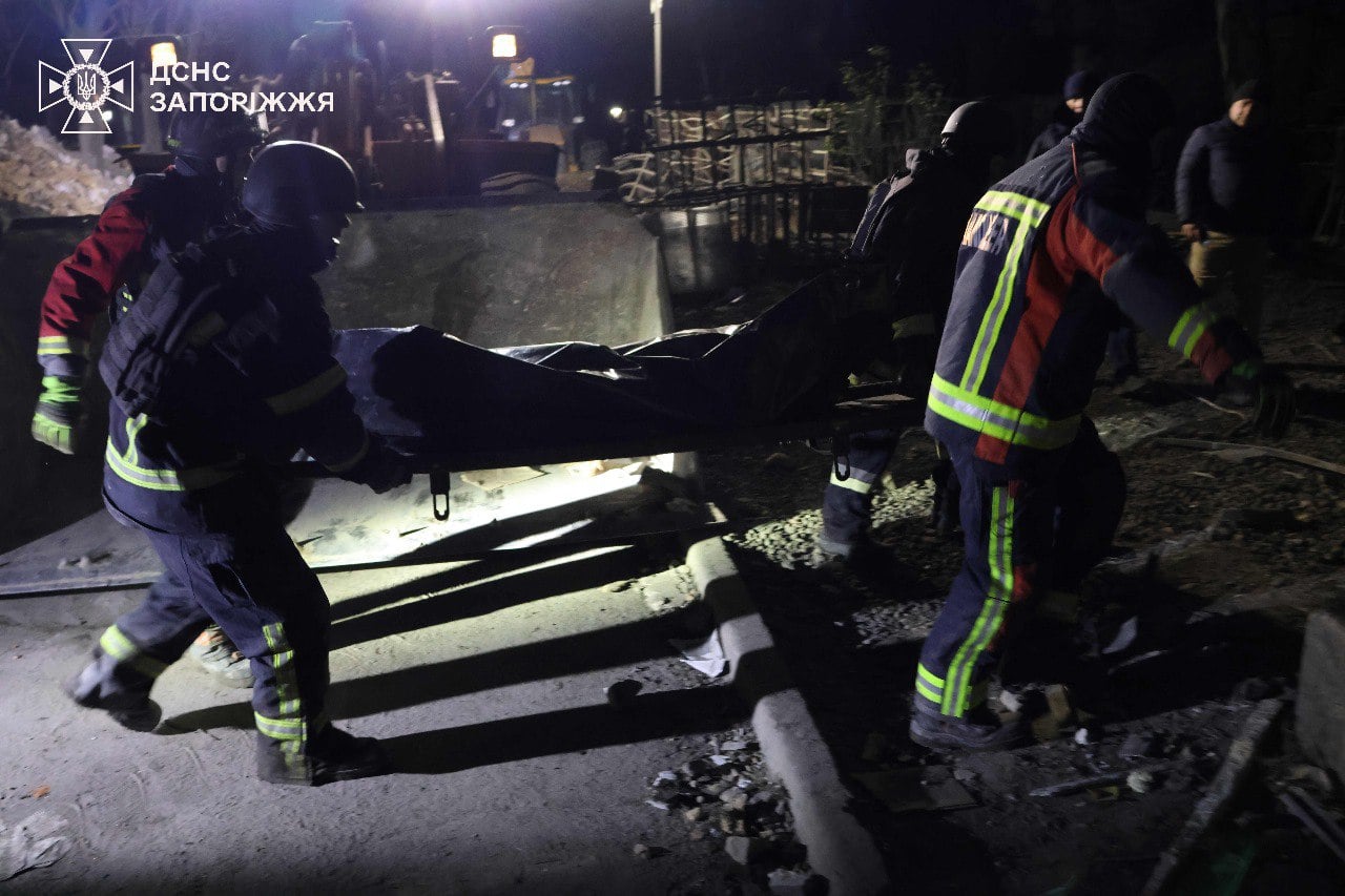 Наслідки російських обстрілів. Фото: ДСНС