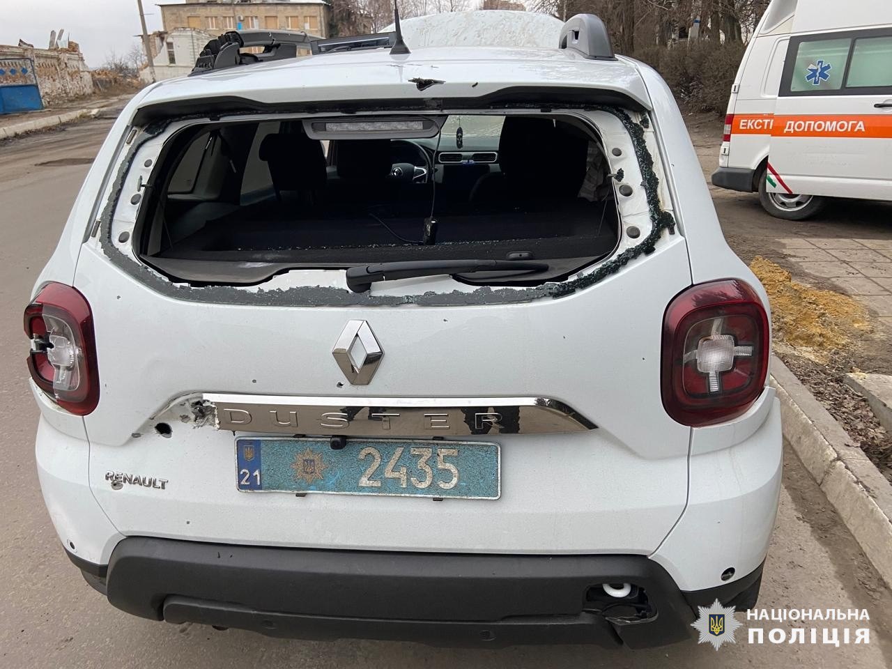 Російський дрон поцілив в авто поліцейських. Фото: НПУ