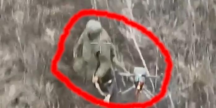 Взятие в плен русского захватчика, скриншот видео