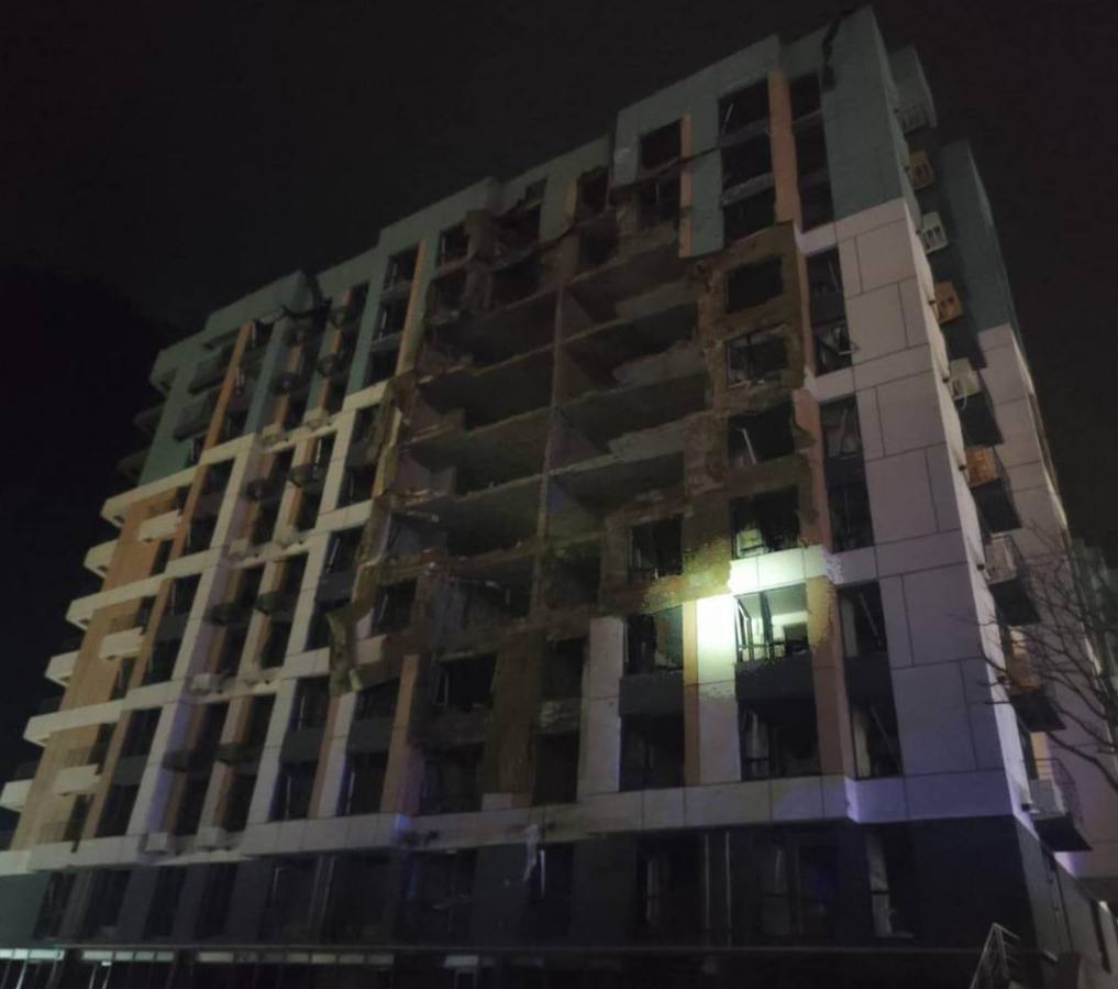 Російська ракета влучила у будинок на Одещині. Фото: ОВА