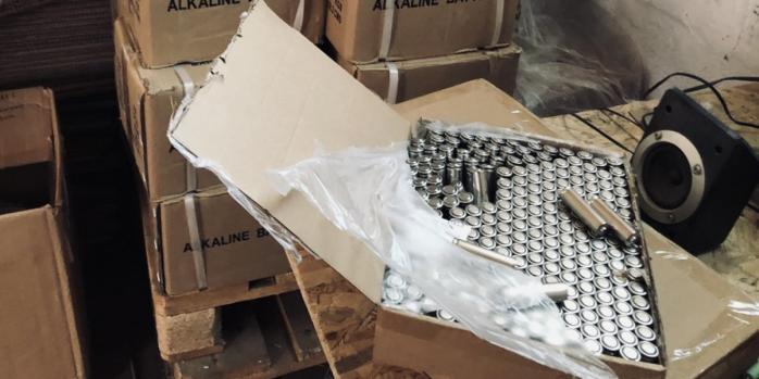 Масштабное подпольное производство батареек разоблачили в Киевской области, фото: БЕБ