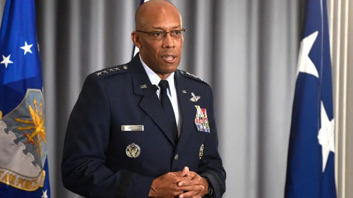 Генерал Чарльз Браун-младший на авиабазе в Вашингтоне