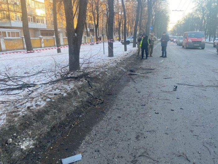 Наслідки удару російського безпілотника по Сумах, фото: Сумська ОВА