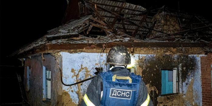 Последствия вражеской атаки в Хмельницкой области, фото: ГСЧС
