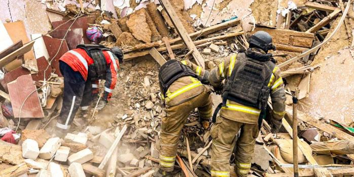 Последствия российских обстрелов Купянска, фото: ГСЧС