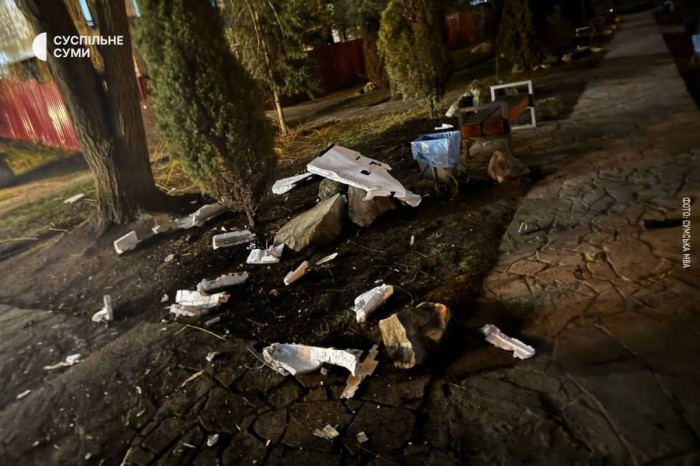 Наслідки падіння безпілотника у Сумах, фото: Олександр Лисенко